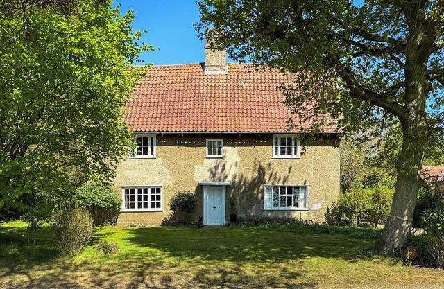 4 bedroom accommodation in North Cove