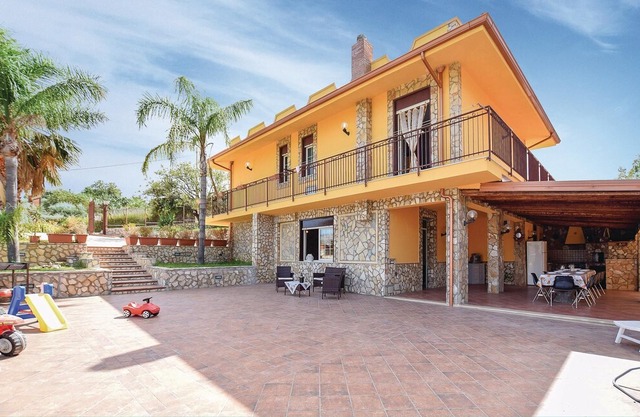 4 bedroom accommodation in Trabia PA