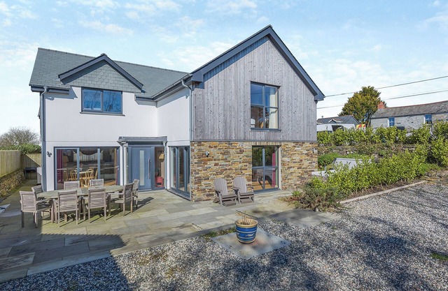 4 bedroom accommodation in Pendoggett, near Port Isaac