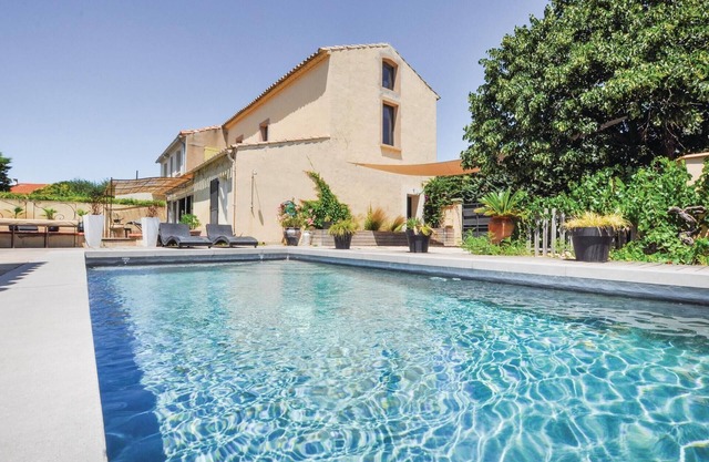 4 bedroom awesome home in Narbonne