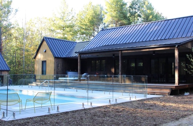 4-bedroom cabin in nice Coloma with fitness room, AC, WiFi