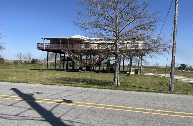 4-Bedroom Home, Delacroix Hwy, Great Fishing, AC, WIFI