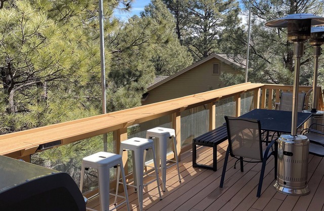 4-bedroom house in Flagstaff with AC, WiFi, on the 12th green of Aspen Valley
