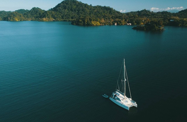 4-bedroom Luxury sailing catamaran in Bocas del Toro archipalago