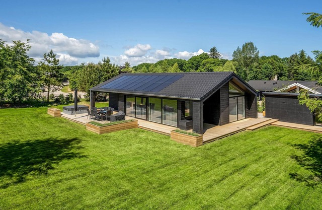 4 bedroom nice home in Glesborg