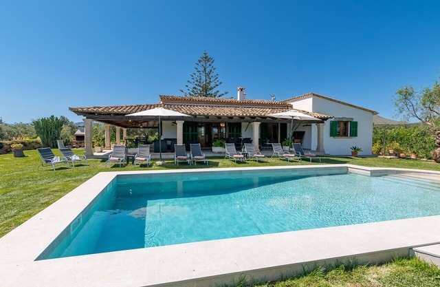 4 bedroom villa, with private pool and BBQ, Puerto Pollensa