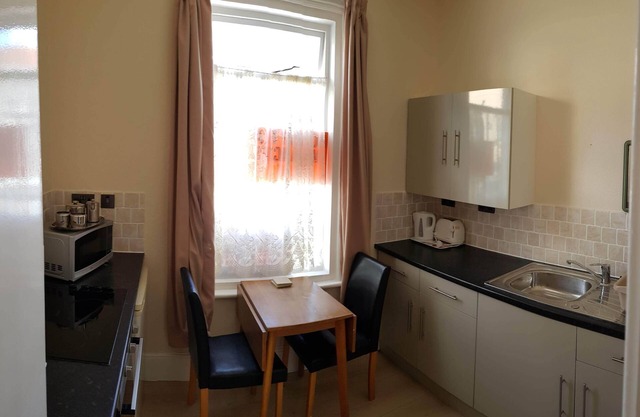 4 berth, ground floor flat, Glen Villa 1