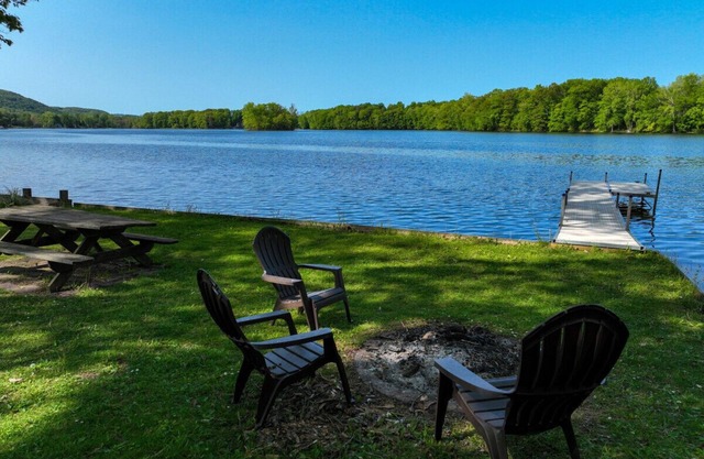 4 BR/2.5 BA Lake House | Pets OK | Fire Pit | Dock