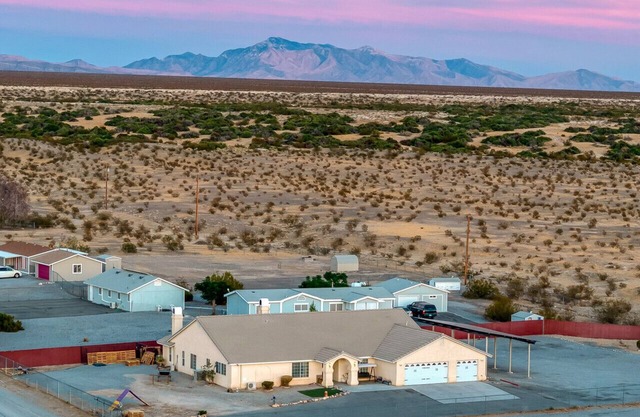 4-BR Desert Oasis near Death Valley & Vegas