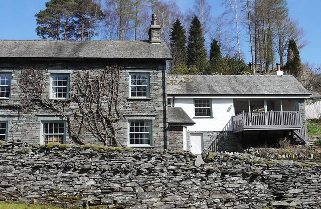 4 FIR GARTH, with open fire in Chapel Stile