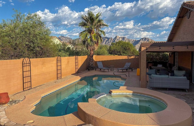 4 Mi to Catalina State Park: Mountain-View Home