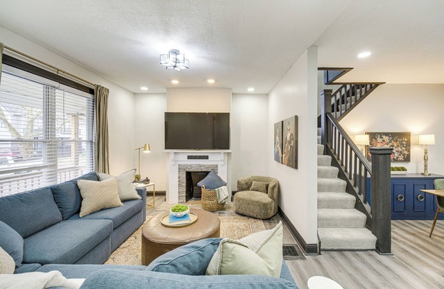 4 Mi to Dtwn: Modern Retreat w/Yard in Cleveland