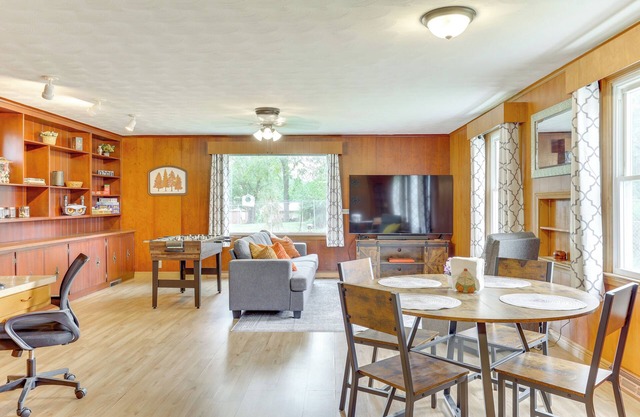 4 Mi to Main Street! Family Getaway in Zanesville