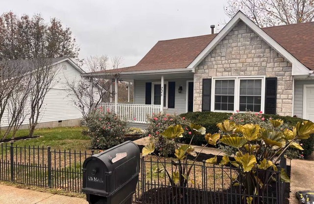 4 miles from Buffalo Trace, Frankfort KY, Charming 3 bedroom, Sleeps up to 7