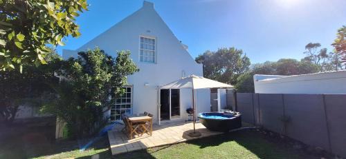 4 Periwinkle Place
