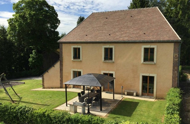 4 Seasons Cottage in Perche Park, Pets Allowed, WIFI