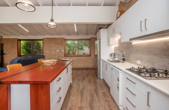 4 Shelly Beach Road: 2 BR, 2 BA House in Port Macquarie , Sleeps 4