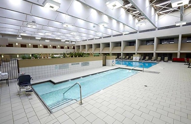 4-Star Hotel ∙ DoubleTree by Hilton Hotel Bloomington - Minneapolis South