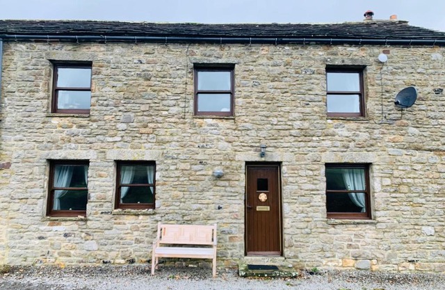 4 Swallowholm Cottage