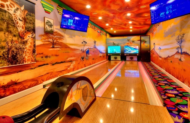 42 bedrooms, SAFARI SPORTS WONDER TRIPLE LISTING, sleeps 120