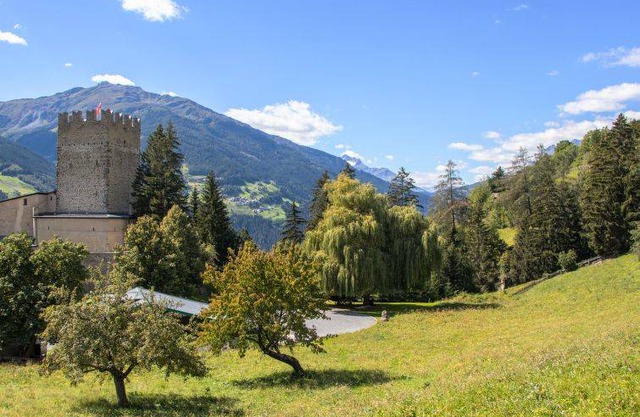 430 m² House ∙ 14 bedrooms ∙ 28 guests
