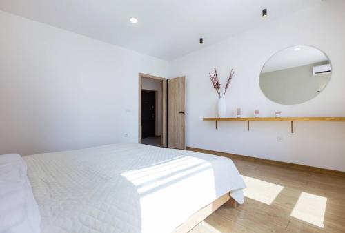 45 Kyiv Lovely Apartment in Nyvky Park