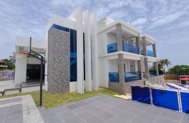 496 m² Villa ∙ 12 bedrooms ∙ 24 guests