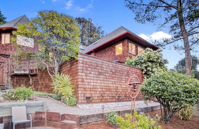 4BD+Grand Room Marin Home w/Hot Tub, Billiards, BBQ, VIEWS!