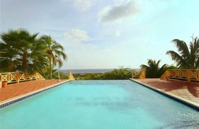 4BD Luxurious Oceanview Condo, Piscadera Bay