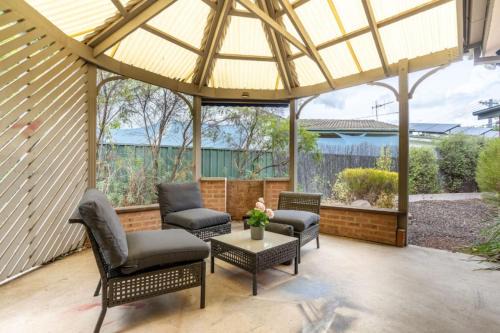 4BR 2BA House Nestled in a Quiet Spot in Dickson - Hosted by CanStay
