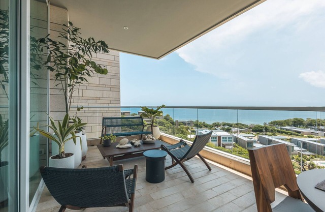 4BR Seaview Apartment at Calablanca D5