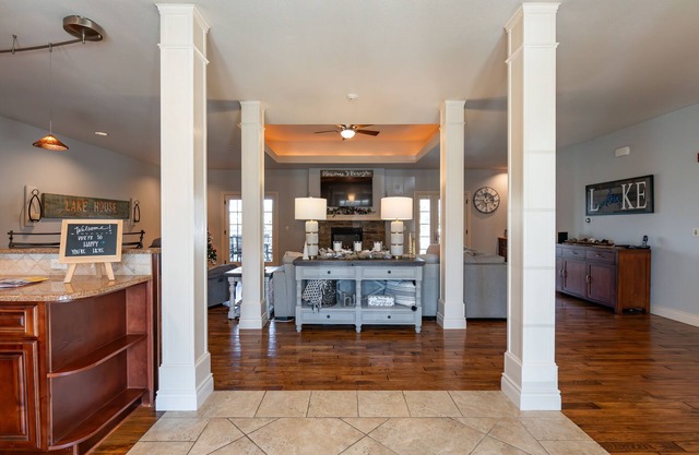 4BR WALK-IN Villa ~ All Master Suites! ~ Pool ~ FREE TICKETS INCLUDED! (V120)