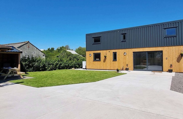 5 bedroom accommodation in Somerton