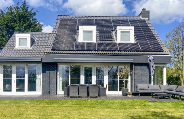 5 bedroom cozy home in Bergen