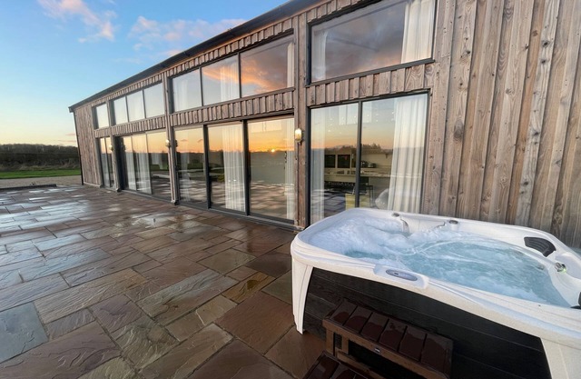 5 Bedroom Escape Near Oxford & Wiltshire