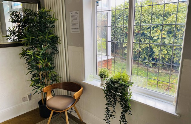 5 bedroom house suitable for groups - central location