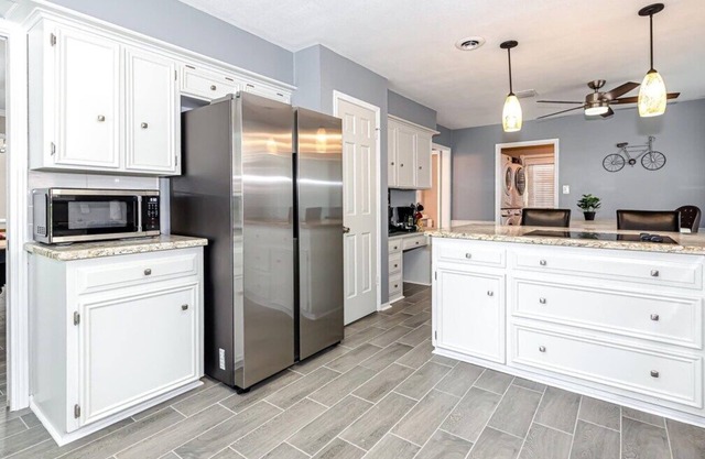 5-Bedroom Sanctuary w Pool: 25 Mins Downtown SC