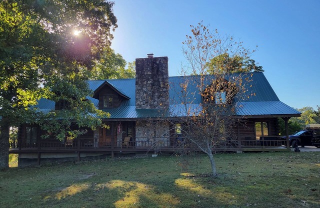5-bedroom vacation home just 10 minutes from Buffalo River