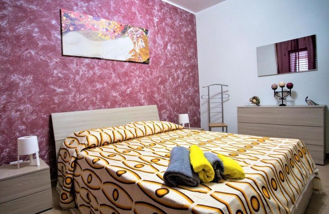 5 bedroom Villa, sleeps 8 in Marittima with Air Con and WiFi