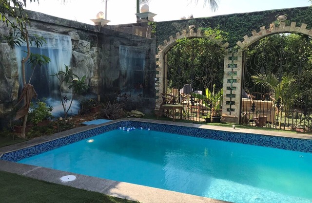 5 bedrooms classic villa with coverable warm private pool sheik zayed compound