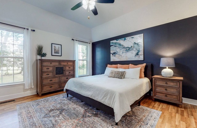 5 beds | 3 baths | Prime Location