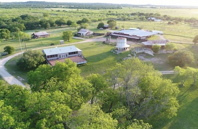 5 cabins+2400 Sq ft Dance Hall!