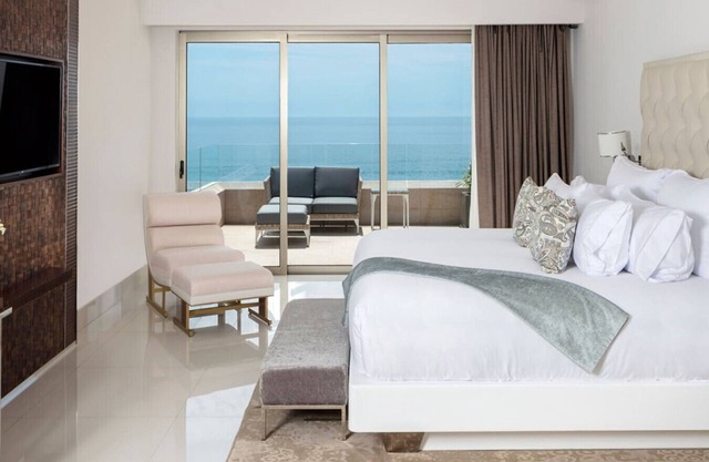 5 Diamond 4 Bedroom Penthouse