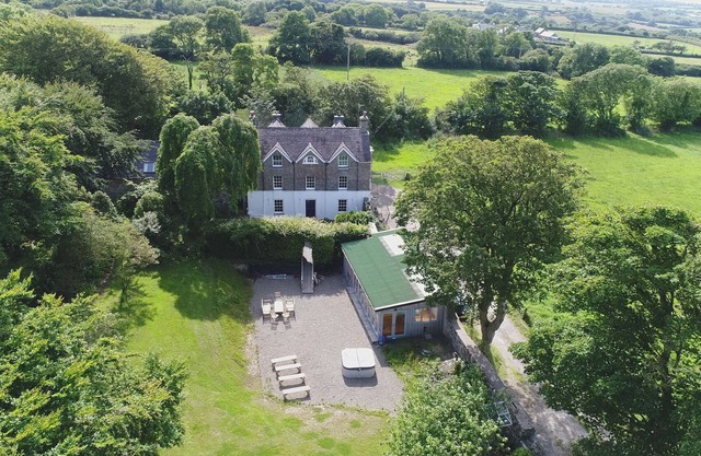 5 * Magnificent C18th Rectory and Cottage Sleeps 29 with Huge Garden