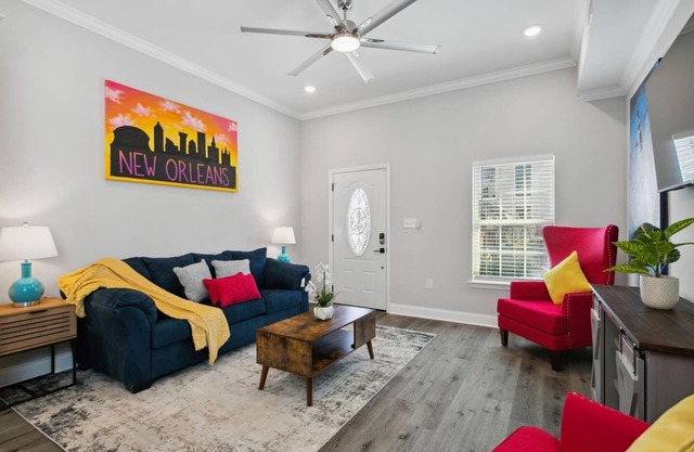5 Min to FQ | Stylish 5BR | Outdoor Seating & Park