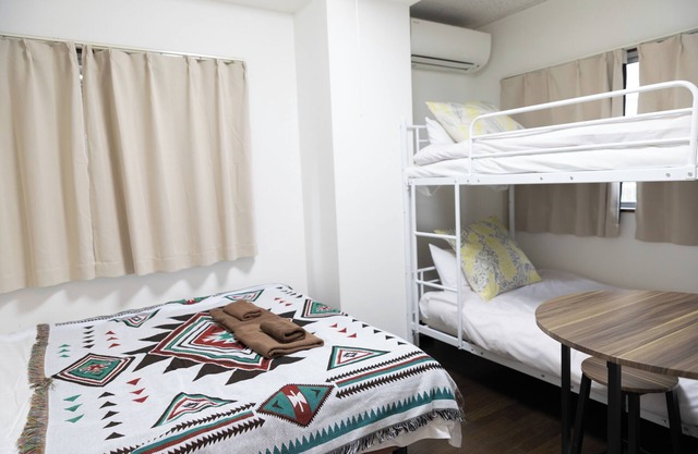 5 min walk from Shinjuku Chuo Park & family of 4 live & enjoy!