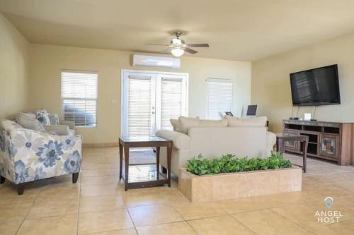 5 mins to Beach Pool BBQ Dedicated Workspace