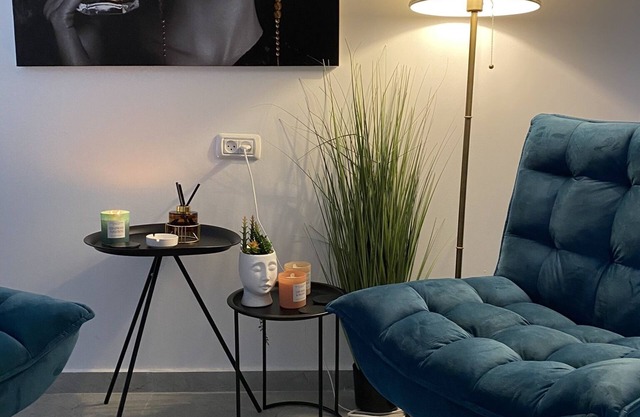 5 minutes from the beach! SY suits