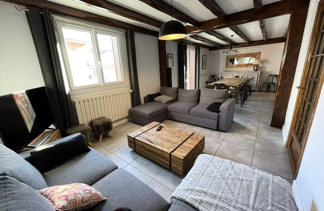 5 rooms 12 persons south-east facing