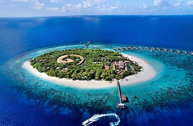 5-Star Hotel ∙ Park Hyatt Maldives Hadahaa